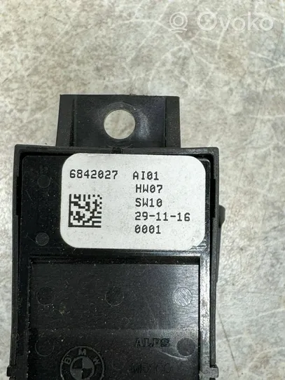 BMW X3 G01 Przycisk / Włącznik hamulca ręcznego 6842027