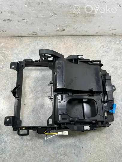 BMW X5 G05 Daiktadėžė centrinės konsolės 9399863