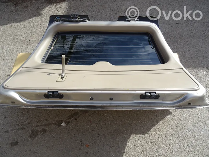 Chevrolet Tahoe Tailgate/trunk/boot lid 