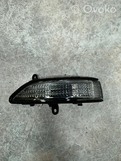 Subaru Outback Kierunkowskaz na lusterko boczne 84401AG042