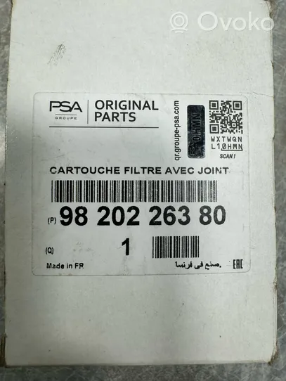 Peugeot 208 Filtre à carburant 9820226380