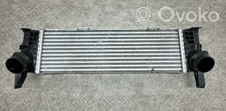 BMW X3 G01 Starpdzesētāja radiators 8582879