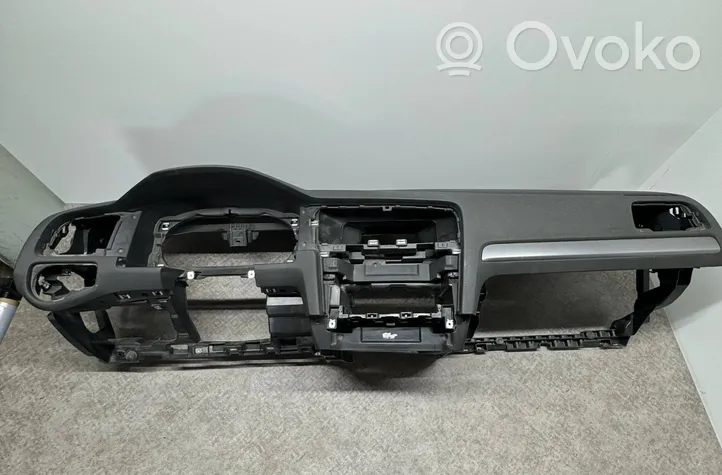 Volkswagen Golf VII Dashboard 5G1857181