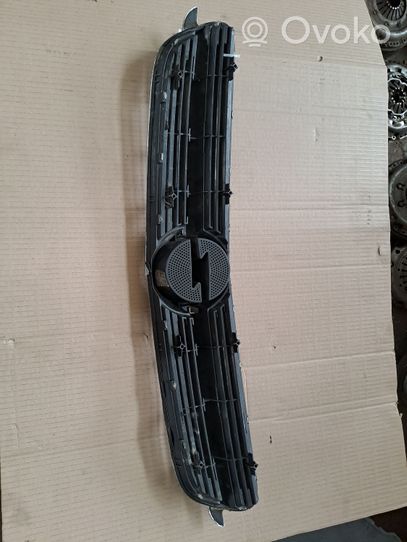 Opel Vectra C Front bumper upper radiator grill 464192822