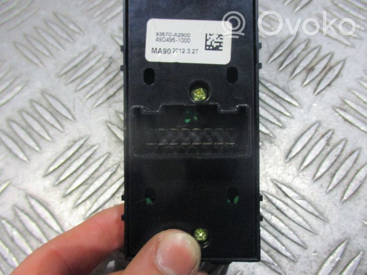 KIA Ceed Elektrisko logu slēdzis 93570A2900