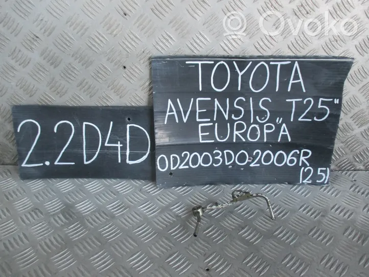 Toyota Avensis T250 Altra parte del motore 