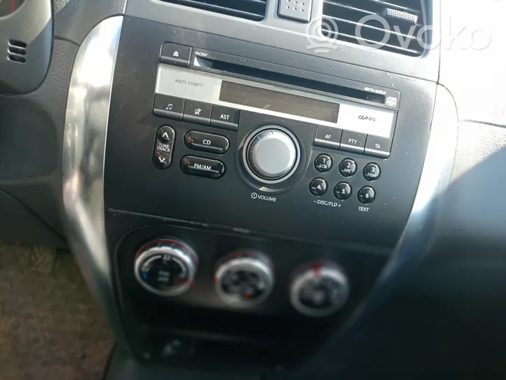 Fiat Sedici Radion/GPS-laitteen pääyksikön kehys 
