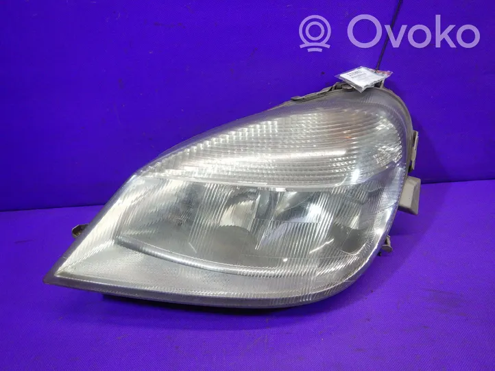 Mercedes-Benz Vaneo W414 Lampa przednia A4148200061