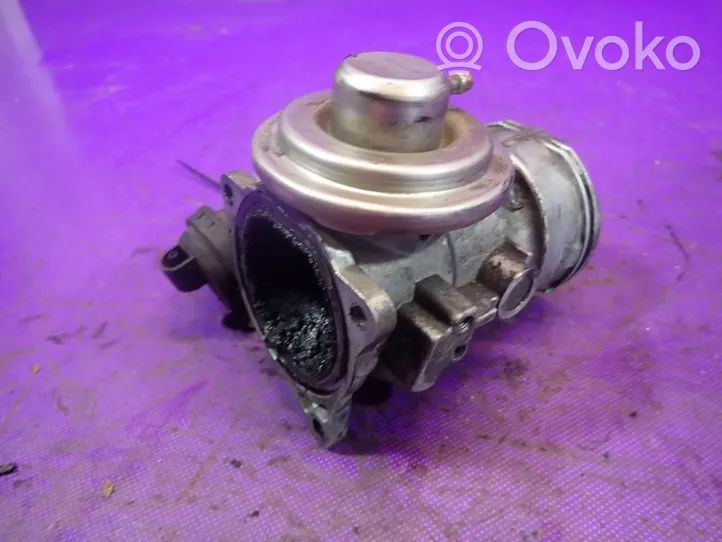 Audi A4 S4 B6 8E 8H Soupape vanne EGR 038129637L