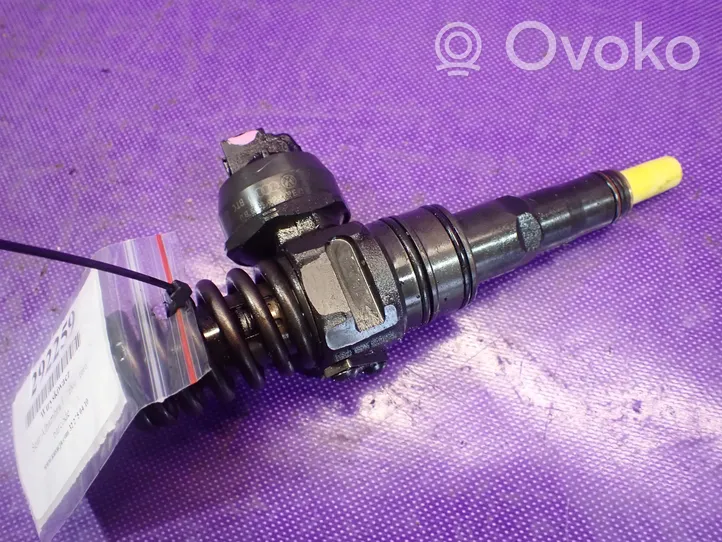 Seat Alhambra (Mk1) Injecteur de carburant 038130073BJ