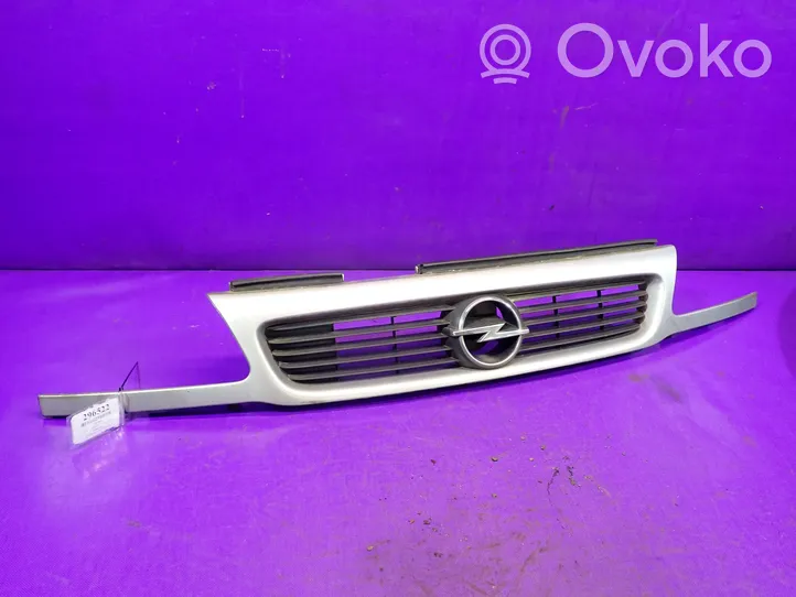 Opel Astra G Grille calandre supérieure de pare-chocs avant 90452416