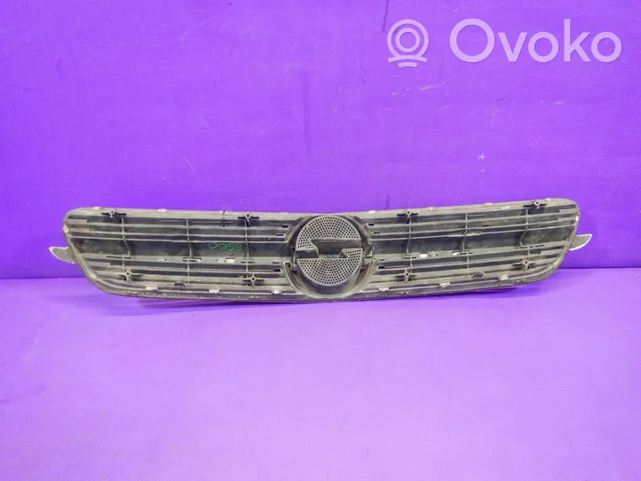 Opel Vectra C Front bumper upper radiator grill 464192822