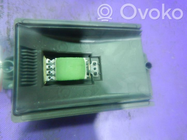 Skoda Octavia Mk2 (1Z) Heater blower motor/fan resistor, 13.10 € RRR