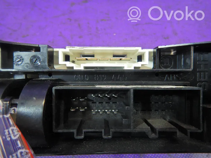 Volkswagen Fox Przełącznik / Włącznik nawiewu dmuchawy 6Q0819045T