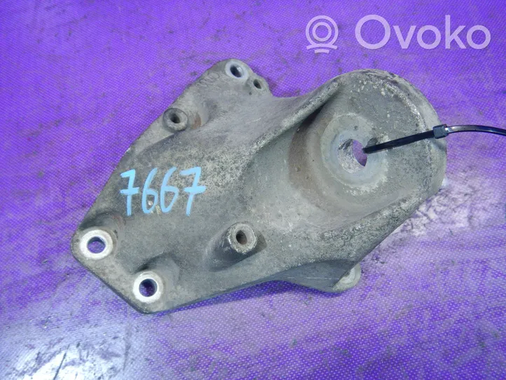 Audi A6 Allroad C6 Soporte de montaje de la caja de cambios 4F0399113B