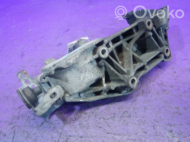 Renault Koleos I Generator/alternator bracket 8200527320