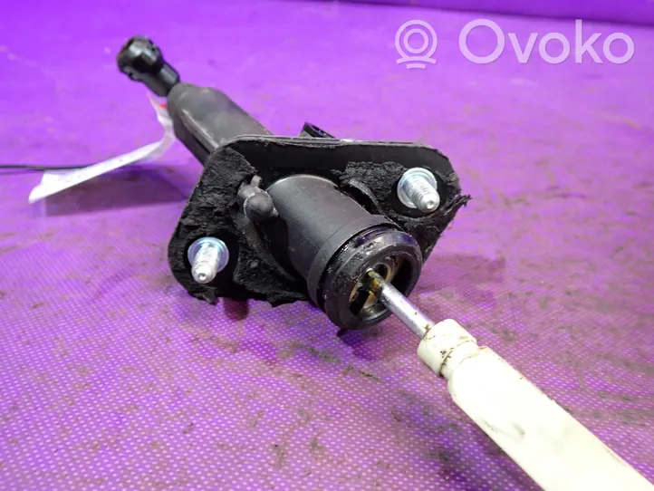 Volvo S60 Clutch slave cylinder 8636540