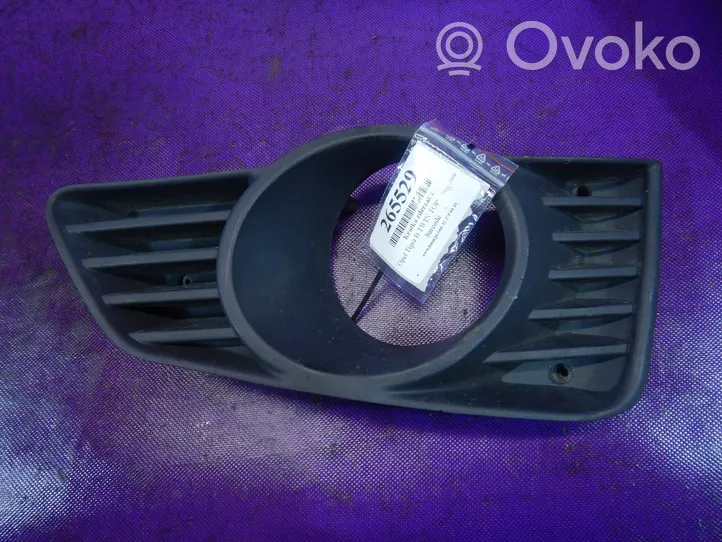 Opel Tigra B Front bumper lower grill 93162189