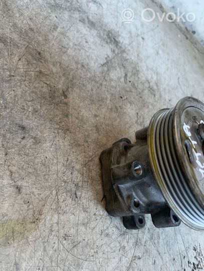 Volkswagen Jetta VI Power steering pump 07k145255