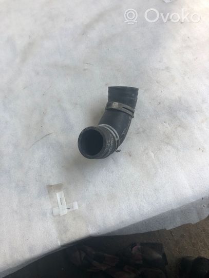 Volkswagen Tiguan Tube d'admission de tuyau de refroidisseur intermédiaire 04l131521