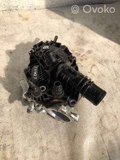 Volvo XC40 Pompa dell’acqua 32208947