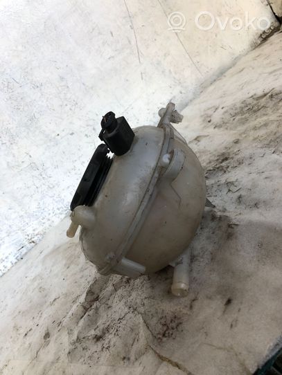 Volkswagen Touran III Vase d'expansion / réservoir de liquide de refroidissement 5q0121407g