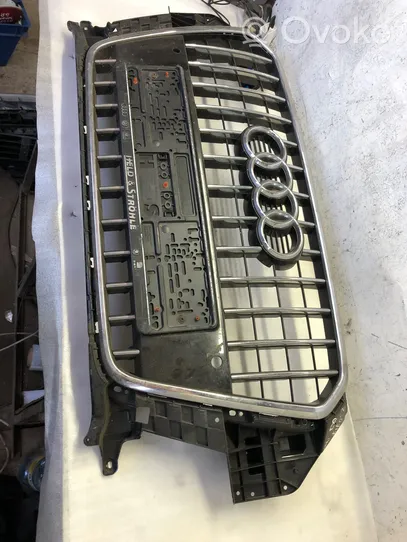 Audi Q3 8U Front bumper upper radiator grill 8u0853653a