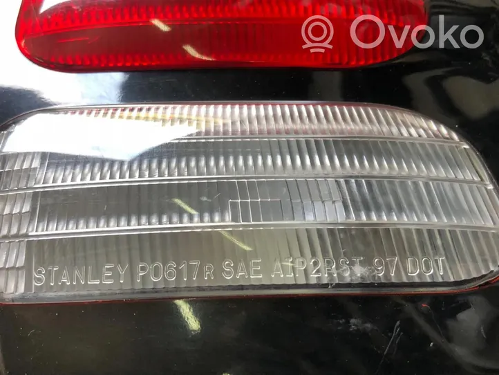 Mitsubishi Pajero Lampa tylna P0617R