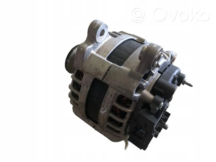 Volkswagen Golf VIII Generatore/alternatore 03H903026J