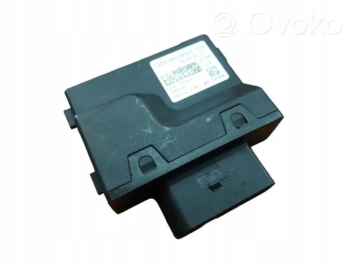 Audi A4 S4 B9 8W Polttoainepumpun rele 8W0906093C