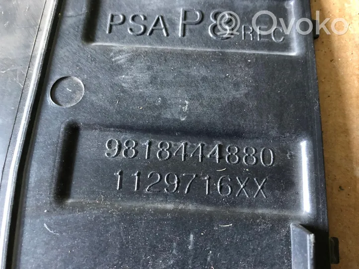 Peugeot 3008 II Osłona chłodnicy 9818444880