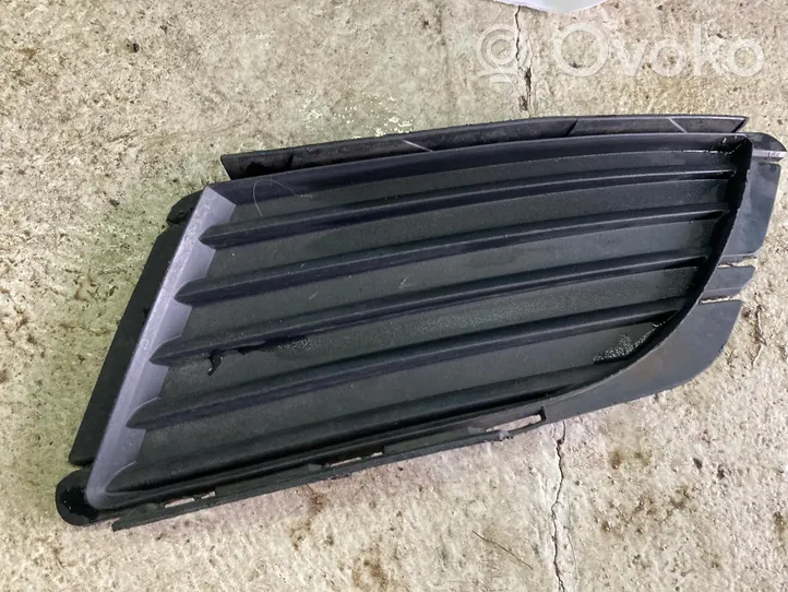 Opel Corsa C Front fog light trim/grill 13120835