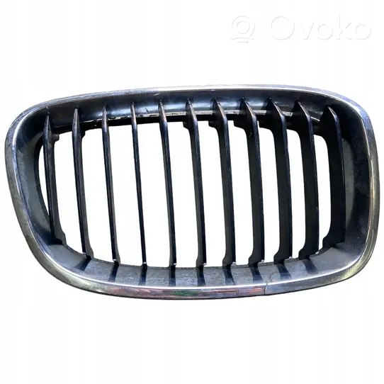 BMW 1 F20 F21 Maskownica / Grill / Atrapa górna chłodnicy RAMKA