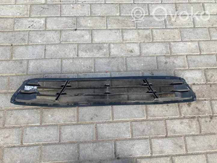 Hyundai Genesis Maskownica / Grill / Atrapa górna chłodnicy 865613M000