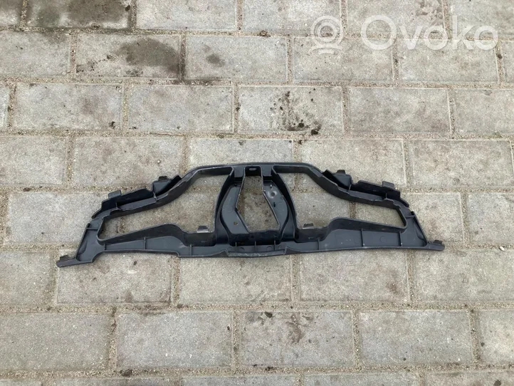 Renault Clio IV Uchwyt / Mocowanie zderzaka przedniego 628101467R