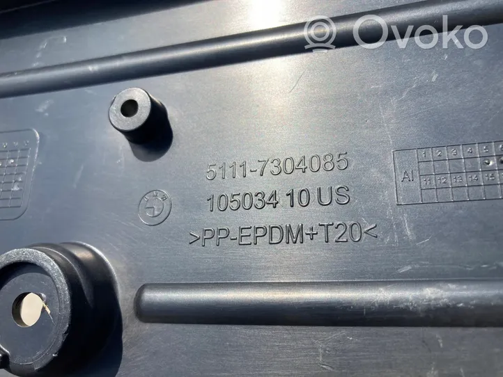 BMW X5 F15 Ramka tylnej tablicy rejestracyjnej 7304085