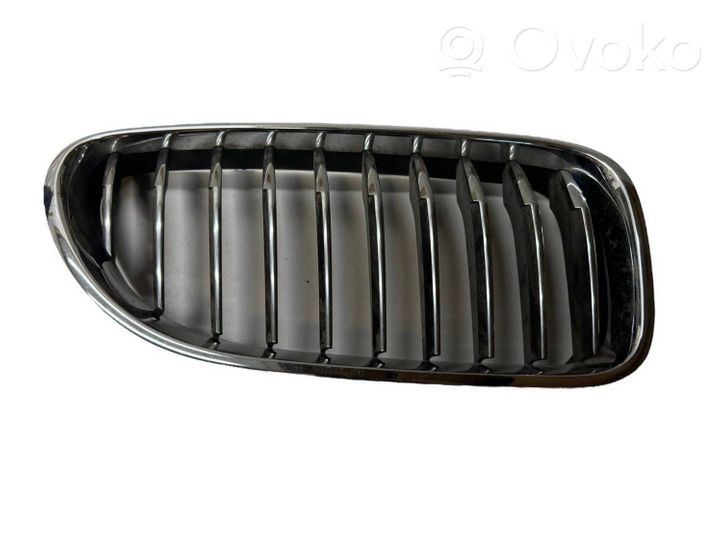 BMW 6 F06 Gran coupe Grille calandre supérieure de pare-chocs avant 7212849