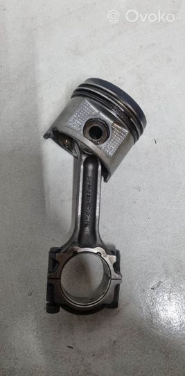 Nissan Navara D22 Piston avec bielle AD2402