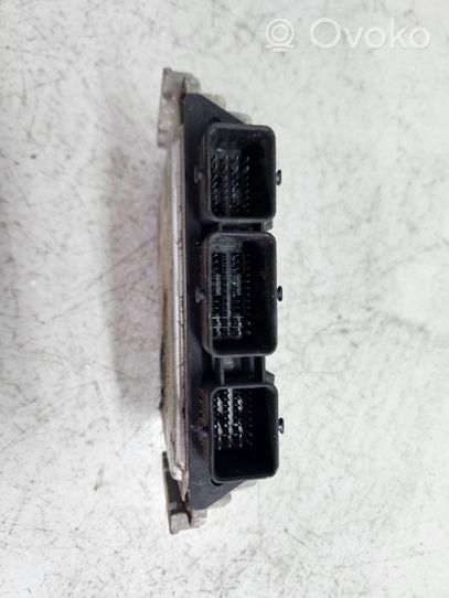 Renault Trafic II (X83) Sterownik / Moduł ECU 0 281 011 529