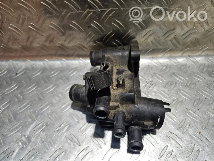 Volkswagen Golf IV Termostat / Obudowa termostatu 032121111