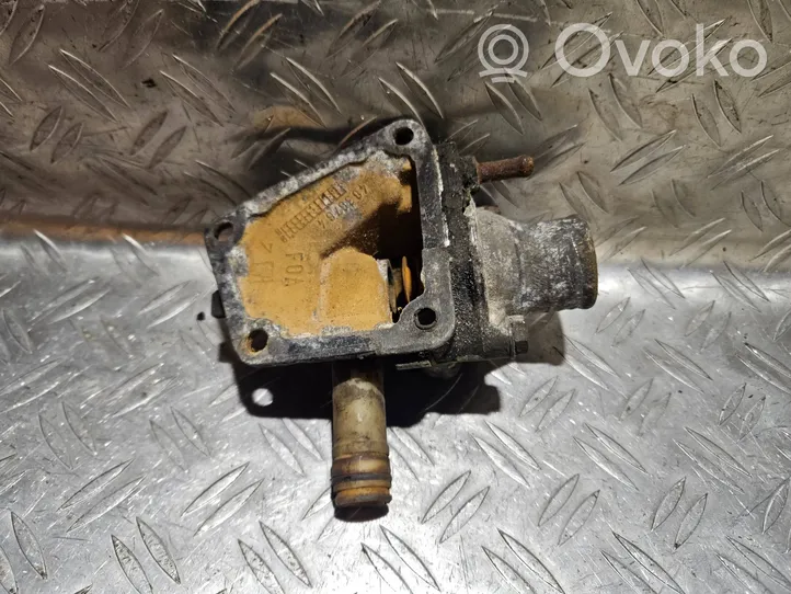 Renault Trafic I Boîtier de thermostat / thermostat 4836764