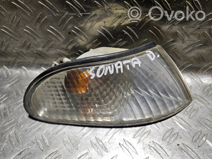 Hyundai Sonata Front indicator light 92302340