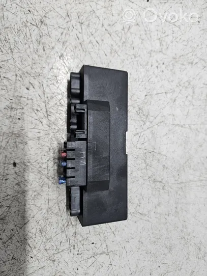 Mercedes-Benz E W210 Fuse module A2105400372