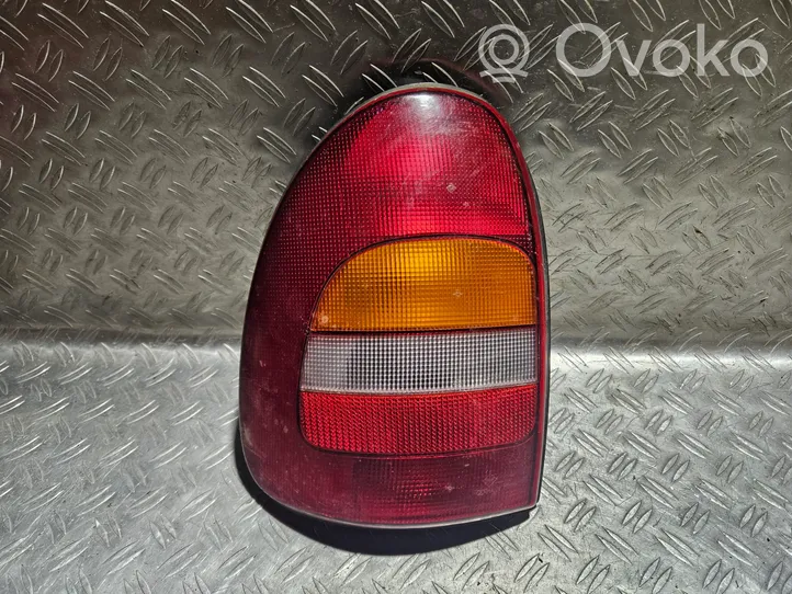 Chrysler Voyager Aizmugurējais lukturis virsbūvē 393811