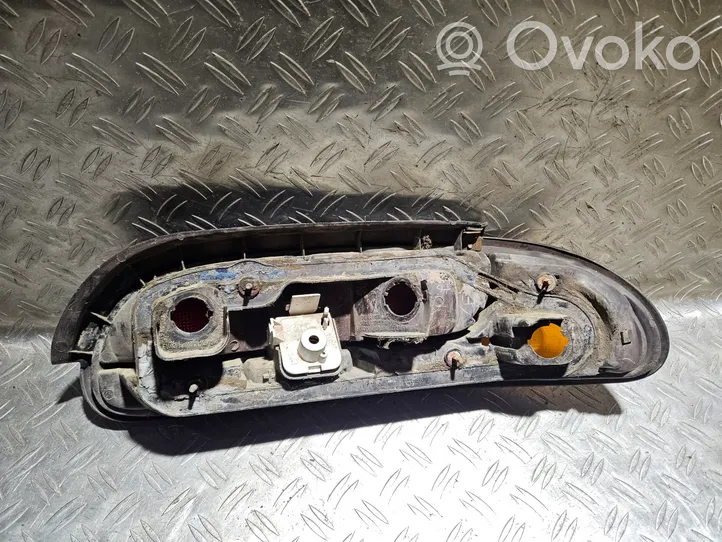 Nissan NX 100 Lampa tylna 3309701L