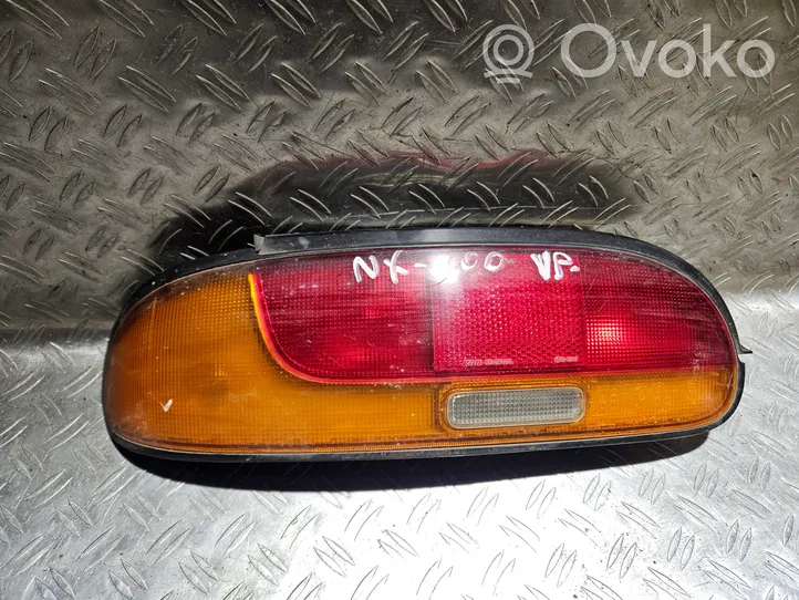 Nissan NX 100 Luz trasera/de freno 3309701L