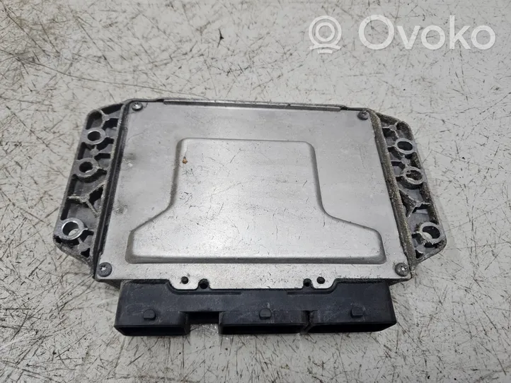 Renault Megane II Sterownik / Moduł ECU 8200298463