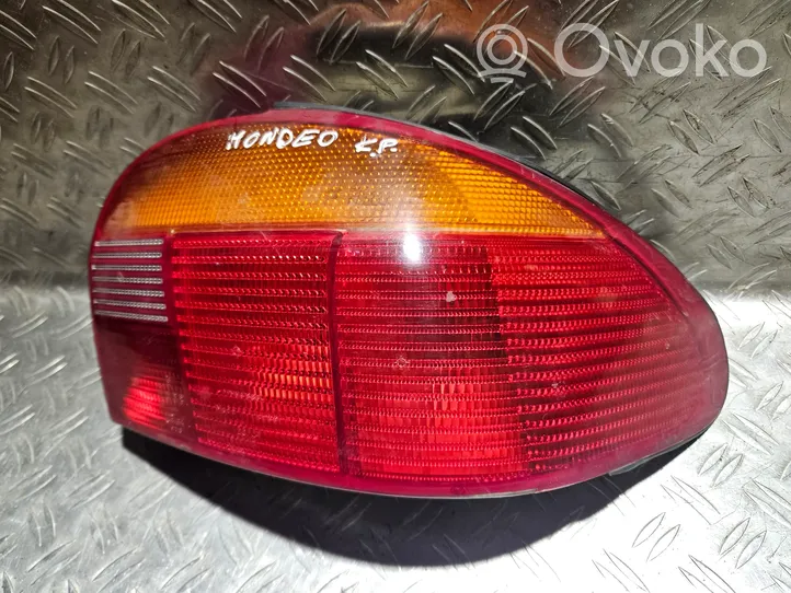 Ford Mondeo MK I Luci posteriori 93BG13A602BA