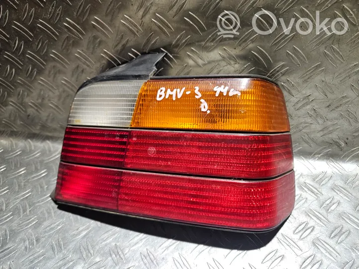 BMW 3 E36 Задний фонарь в кузове 1387070
