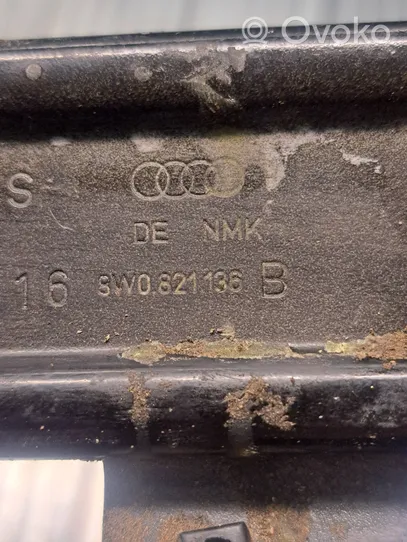 Audi A4 S4 B9 Uchwyt / Mocowanie błotnika przedniego 8W0821136